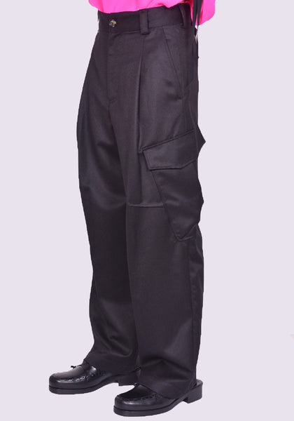 MARINA YEE JULIAN KNEE DARTS TROUSERS BLACK FW24 | DOSHABURI Online Shop