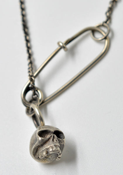 WERKSTATT:MÜNCHEN M3982 FINE CHAIN SAFETY PIN+SKULL SILVER | DOSHABURI Online Shop