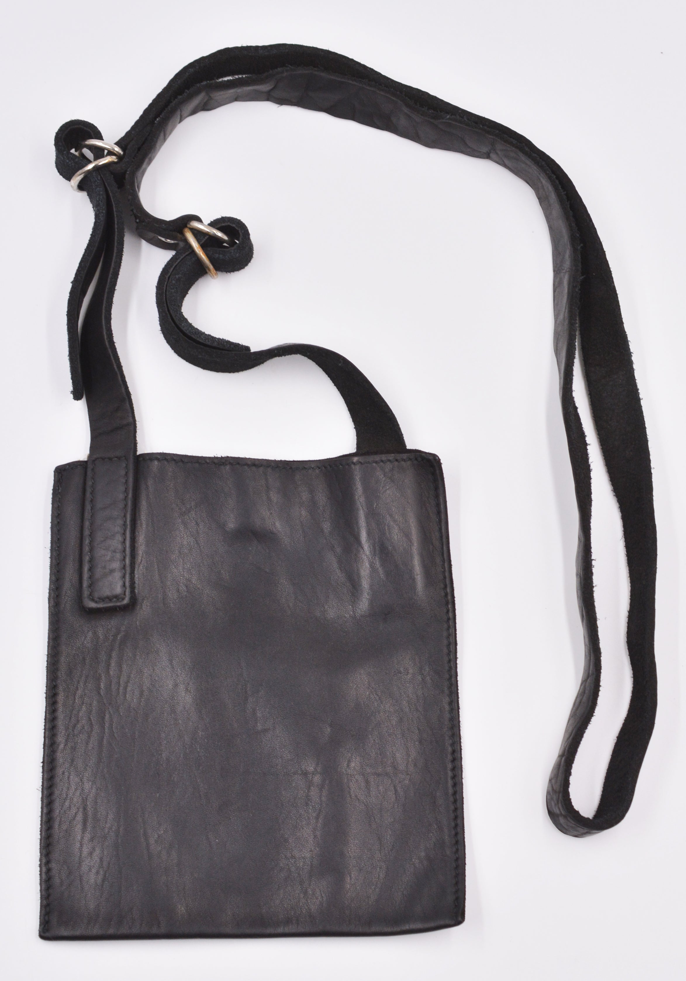 GUIDI FT2 SOFT HORSE FULL GRAIN FLAT CROSSBODY BAG BLACK | DOSHABURI